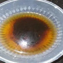 Selanjutnya campur semua bahan saus dalam wadah, aduk hingga gulanya larut. Sisihkan.