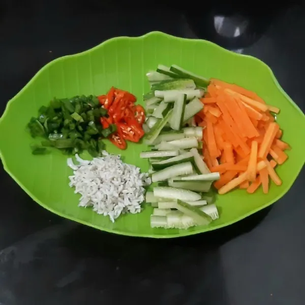 Siapkan semua bahannya.