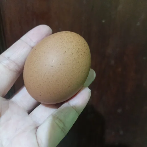 Siapkan telur ayam