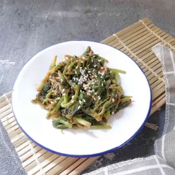 Sigeumchi Namul (Korean Spinach) #KoreanFood