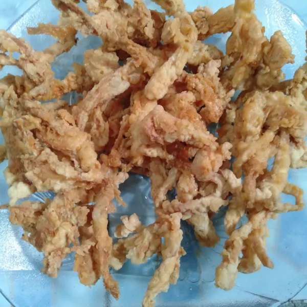 Goreng jamur hingga berwarna kecoklatan