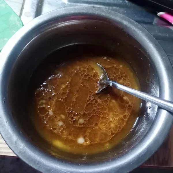 Campur rata semua bahan saus.