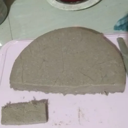 Setelah dingin. Keluarkan dari loyang. Lalu iris sesuai selera. Daging Vegetarian dari jantung pisang siap diolah menjadi aneka macam hidangan.