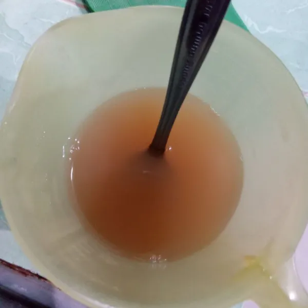 Tuangi madu lalu aduk rata dan siap disajikan.