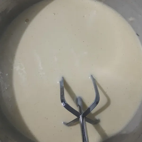 Mixer hingga tidak ada tepung yang menggumpal.