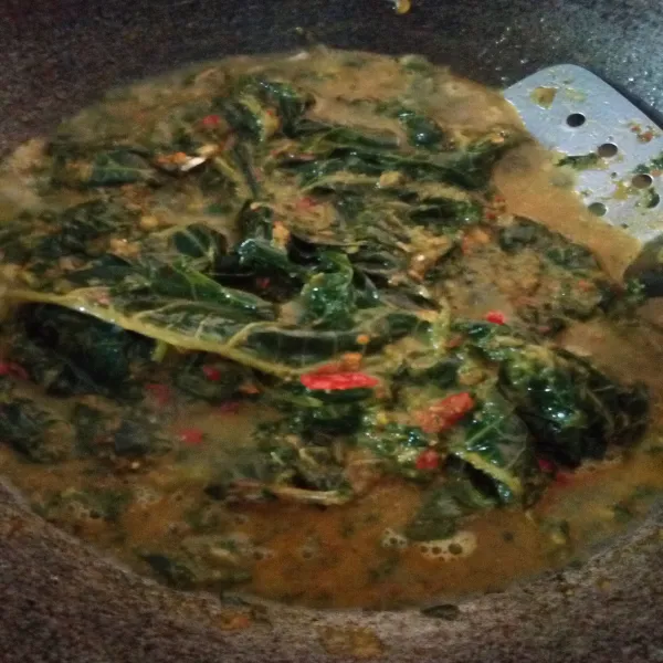Masak sebentar, matikan api. Sajikan.