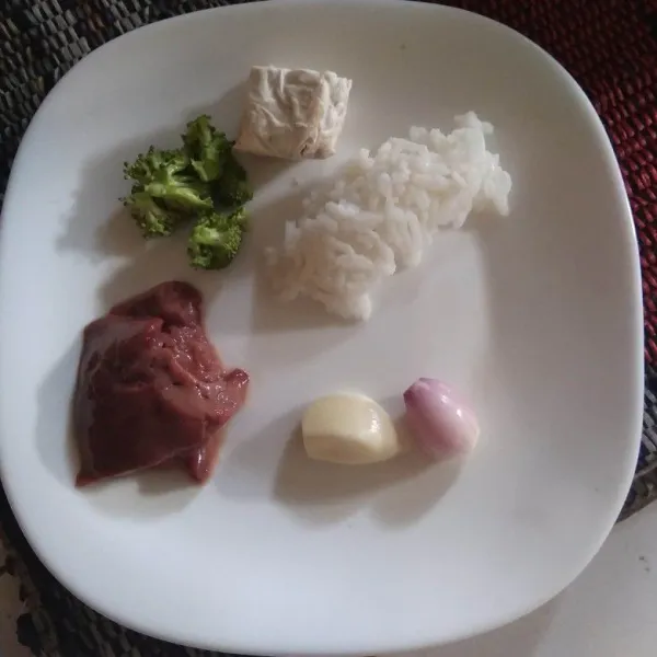 Siapkan bahan yang akan digunakan.