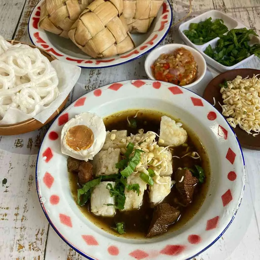 Ketupat Rawon #JajanDiRumah