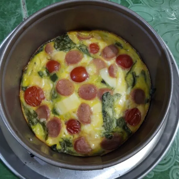 Omelette Bayam Keju siap disajikan.