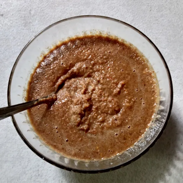 Haluskan semua bahan sambal, bisa diulek atau diblender, jangan lupa test rasanya.