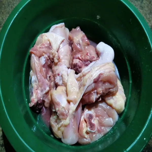 Rendam ayam dengan Bumbu Marinasi(direndam sekitar 15-30 menit)