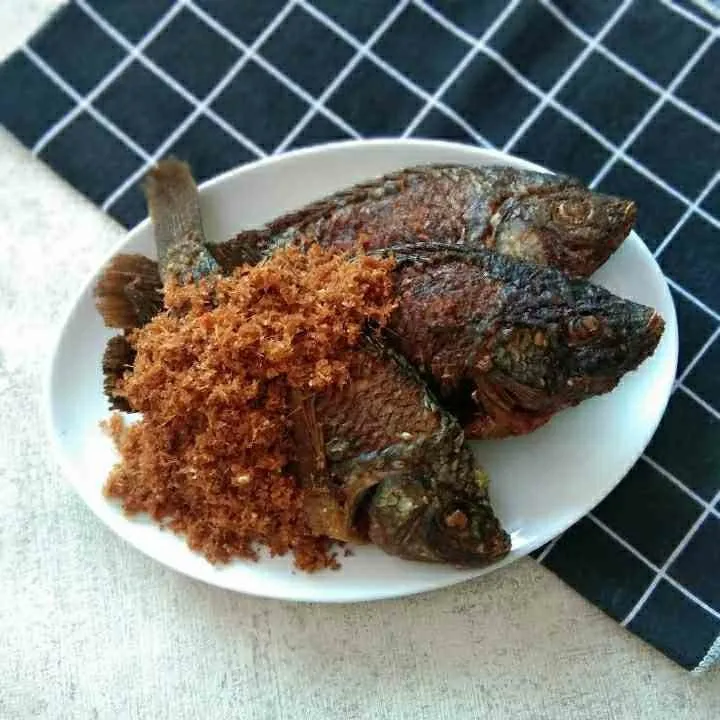 Ikan Nila Goreng Serundeng Lengkuas