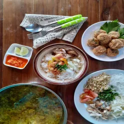Soto Ayam Kuah Bening