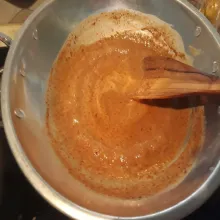 Tambahkan gula merah, kecap manis aduk sampai rata.