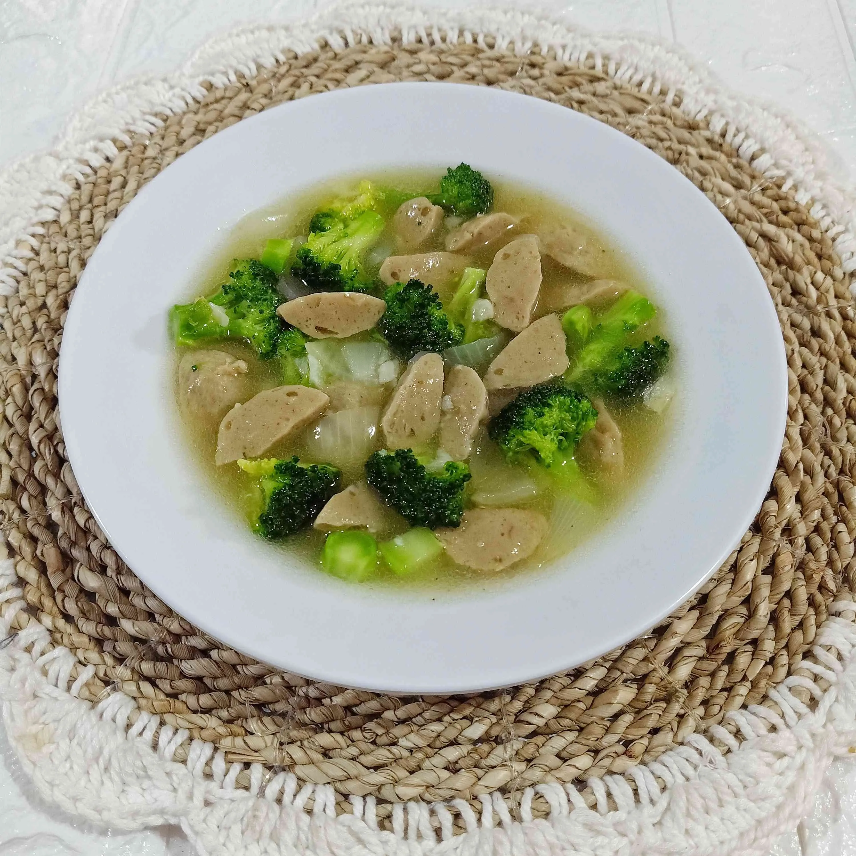 Tumis Brokoli Baso Bawang Putih