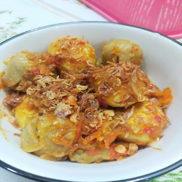 Sajikan dan beri taburan bawang goreng.