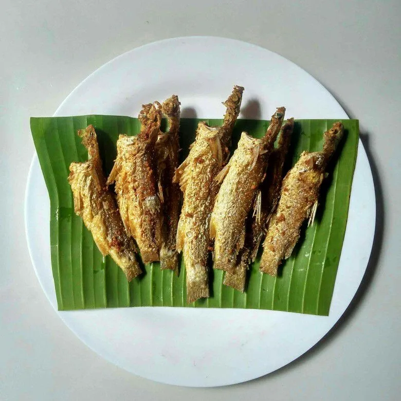 Ikan Belanak Goreng Bawang