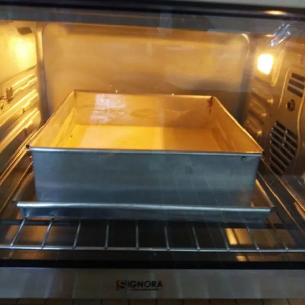 Panggang 35 menit dengan suhu 190° api bawah dan 160° untuk api atas, atau disesuaikan oven masing-masing.