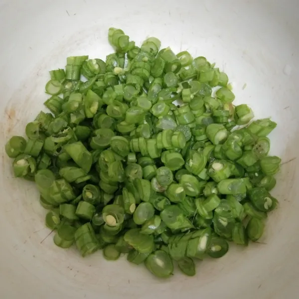 Iris kecil - kecil buncis.