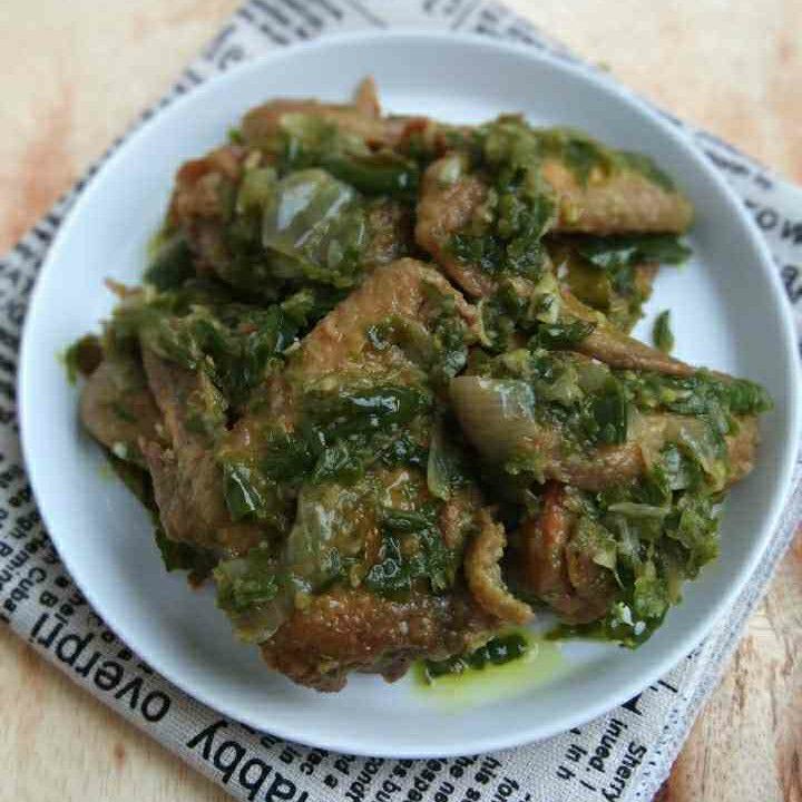 Daftar bahan-bahan untuk membuat ayam goreng lado mudo