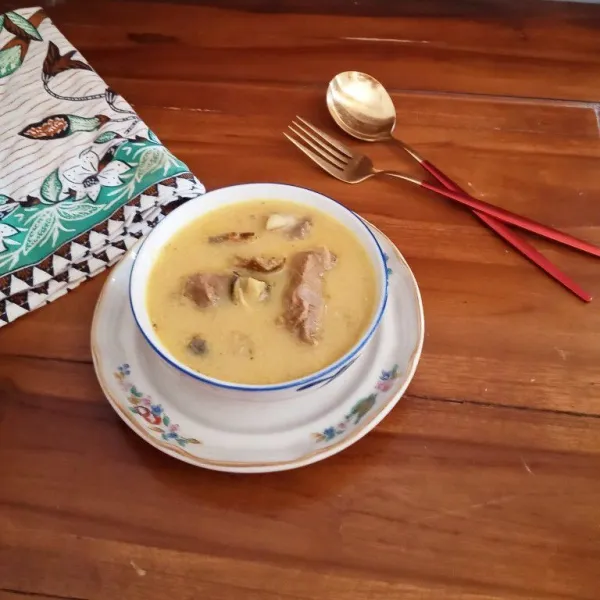 Sajikan selagi hangat.