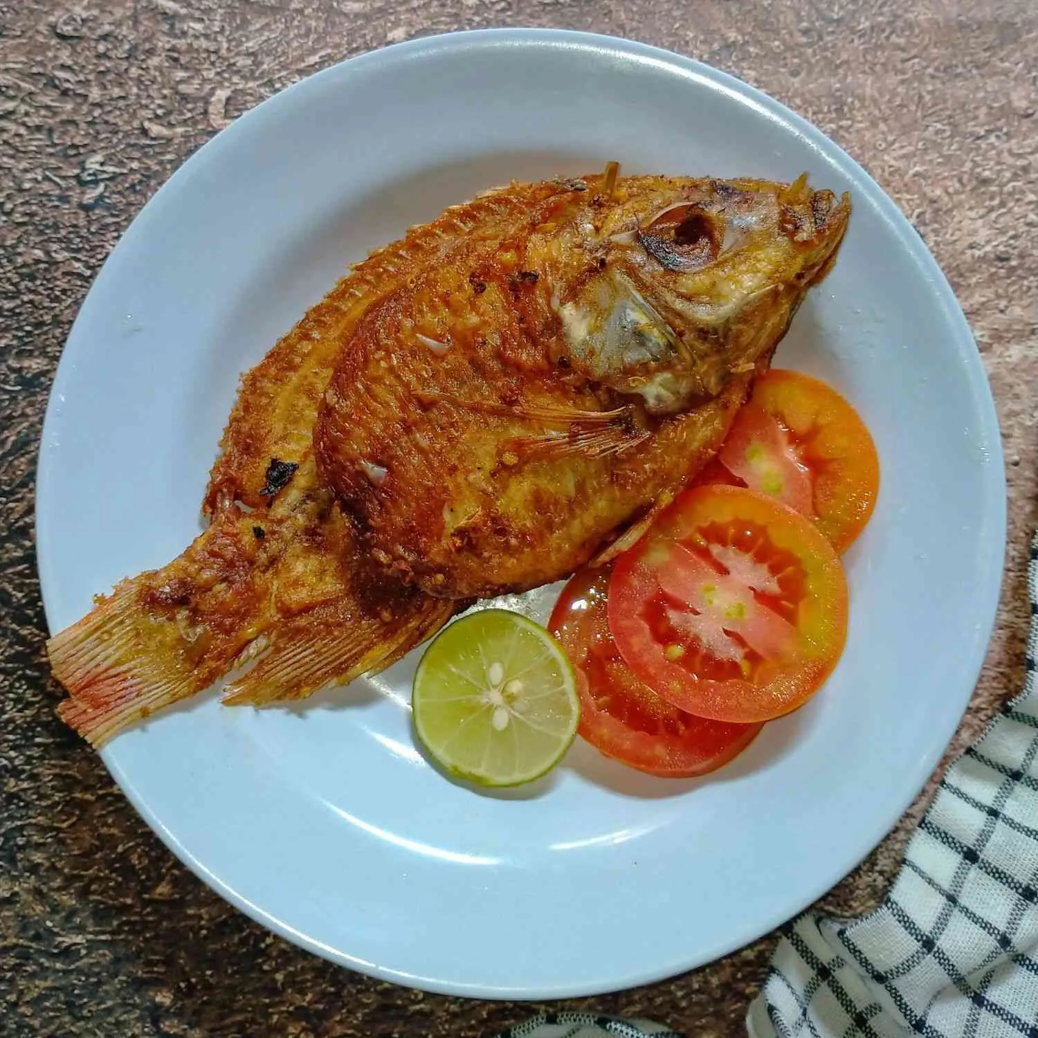 Ikan Kakap Goreng Bumbu Khas Padang