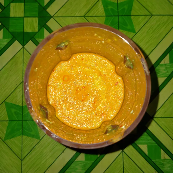 Blender bumbu halus.