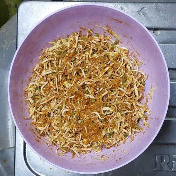 Aduk-aduk sampai tercampur rata.