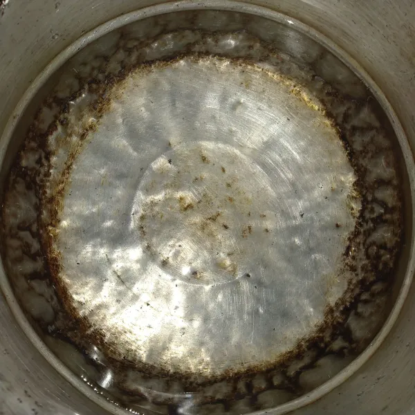 Rebus air dan tunggu hingga mendidih.