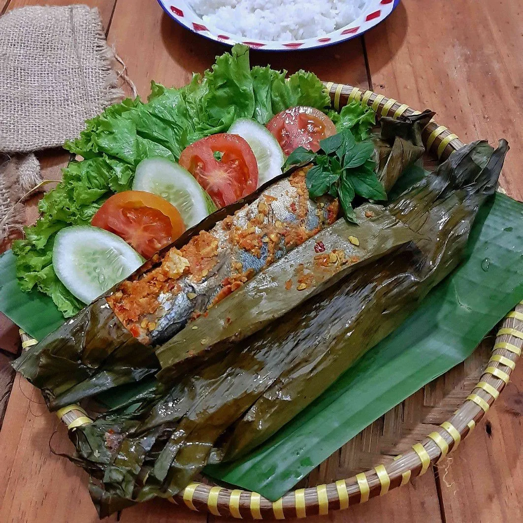 Ikan pepes sunda khas saat cocok sahur