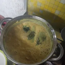 Rebus santan encer, masukkan bumbu halus untuk kuah, dan masukkan nangka, rebus hingga mendidih.