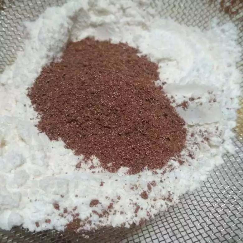 Step 2 Kue Jaring Laba - Laba Coklat