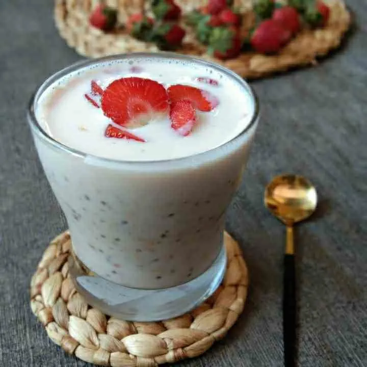 Strawberry Overnight Oats