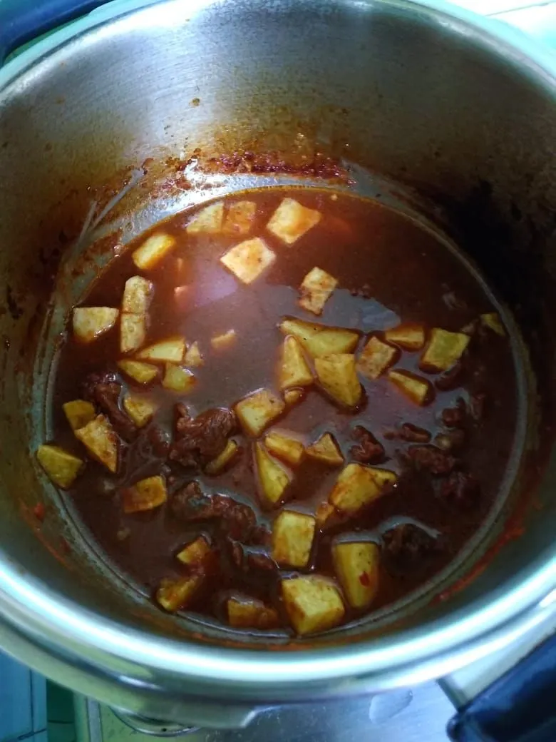 Step 6 Krengsengan Daging Kentang Tanpa Petis