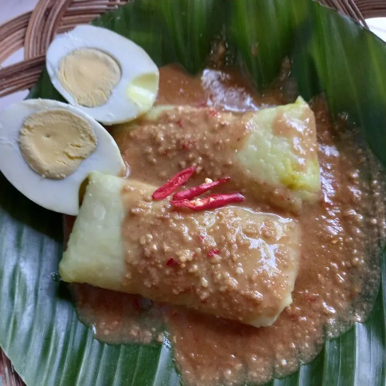 Step 8 Buras Kuah Kacang