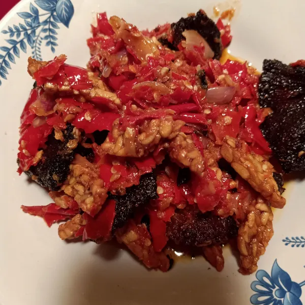 Dendeng garing siap disajikan.