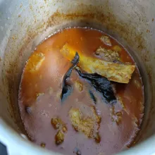 Masak hingga daging empuk dan kuah mengental. Matikan api.