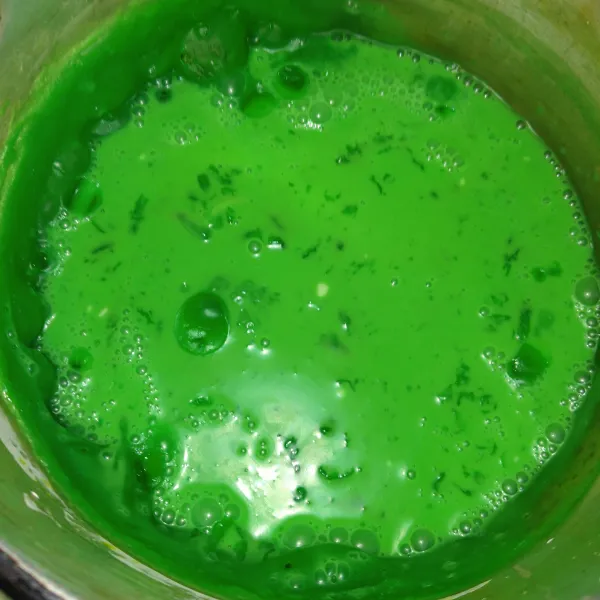 Aduk terus hingga mengental lalu cetak dengan menggunakan 2 sendok makan.