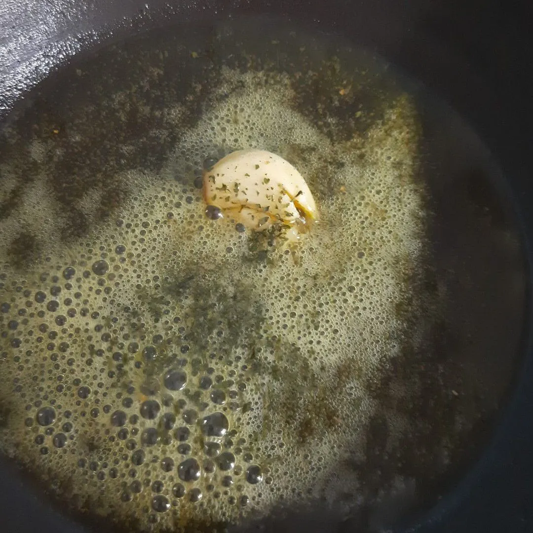 Step 3 Roti Tawar Bawang Kering