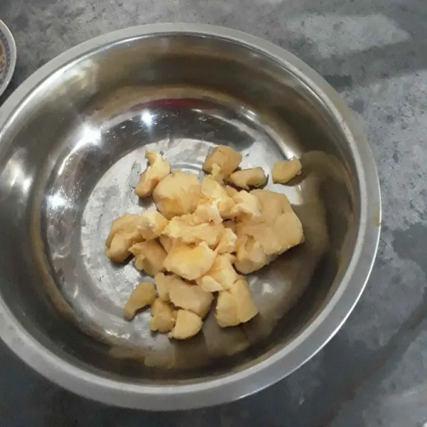 Sipakan tape singkong, buang tulangnya