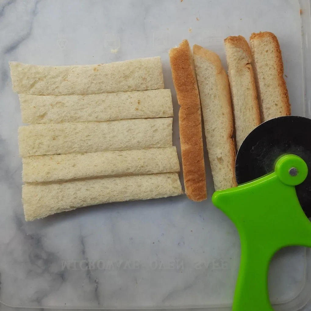 Step 1 Roti Tawar Bawang Kering