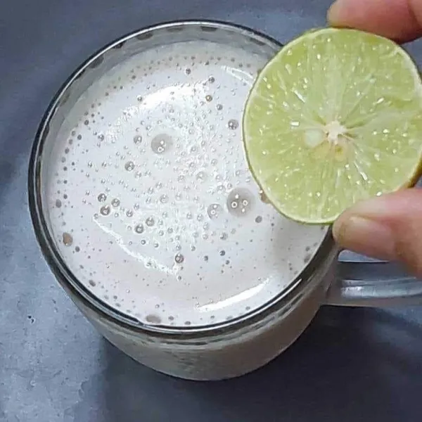 Tambahkan perasan air jeruk nipis, aduk-aduk dan sajikan bersama roti tawar atau sesuai selera