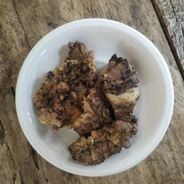 Bakar jahe lalu geprek