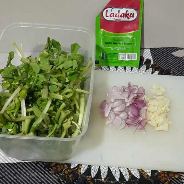 Siapkan semua bahan.