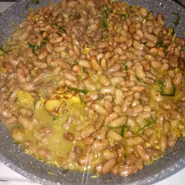 Masak hingga agak menyusut.