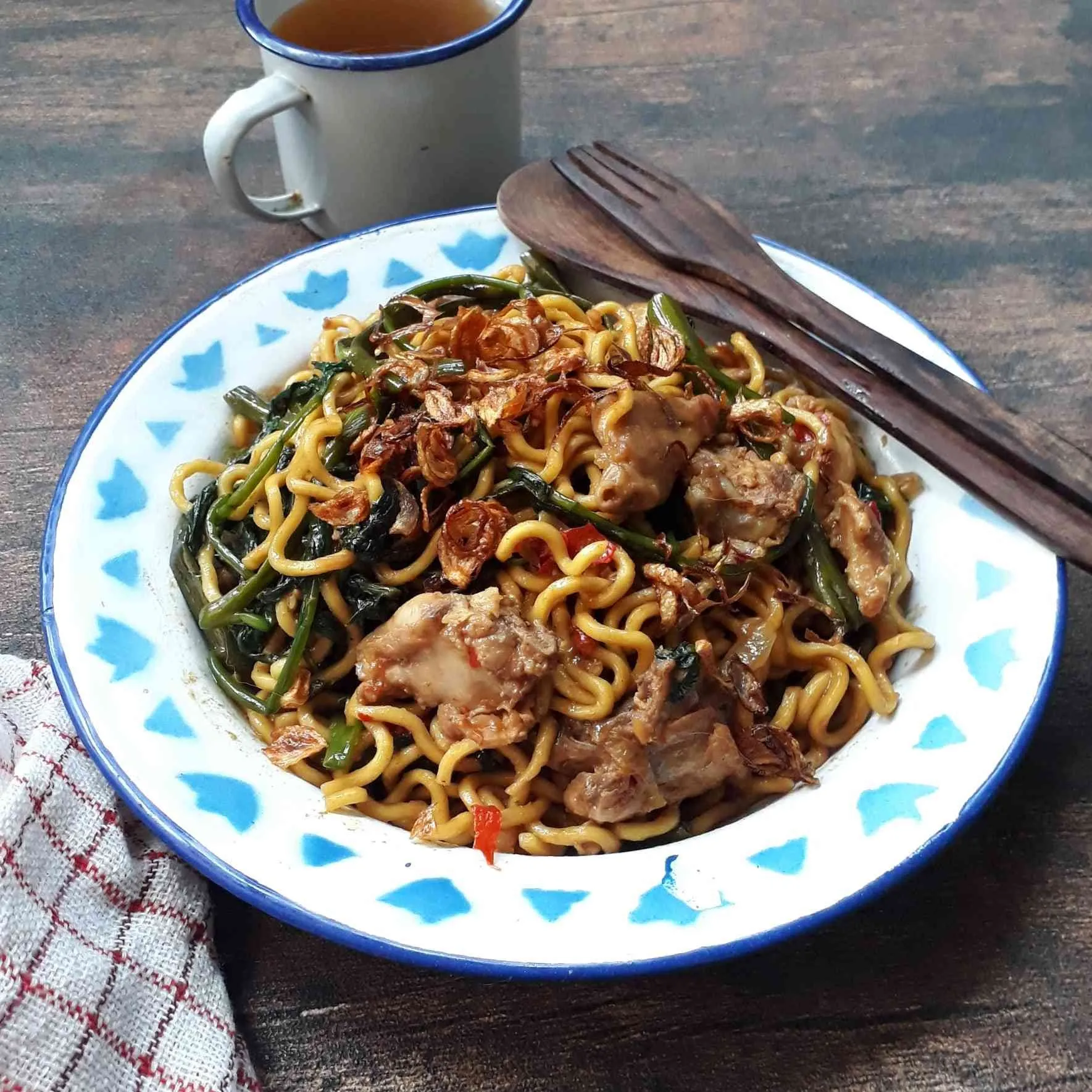 Mie Kangkung Goreng