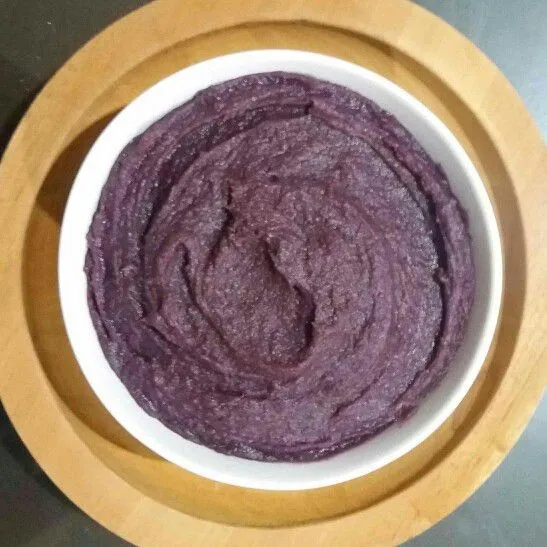 Pasta ubi ungu untuk isian