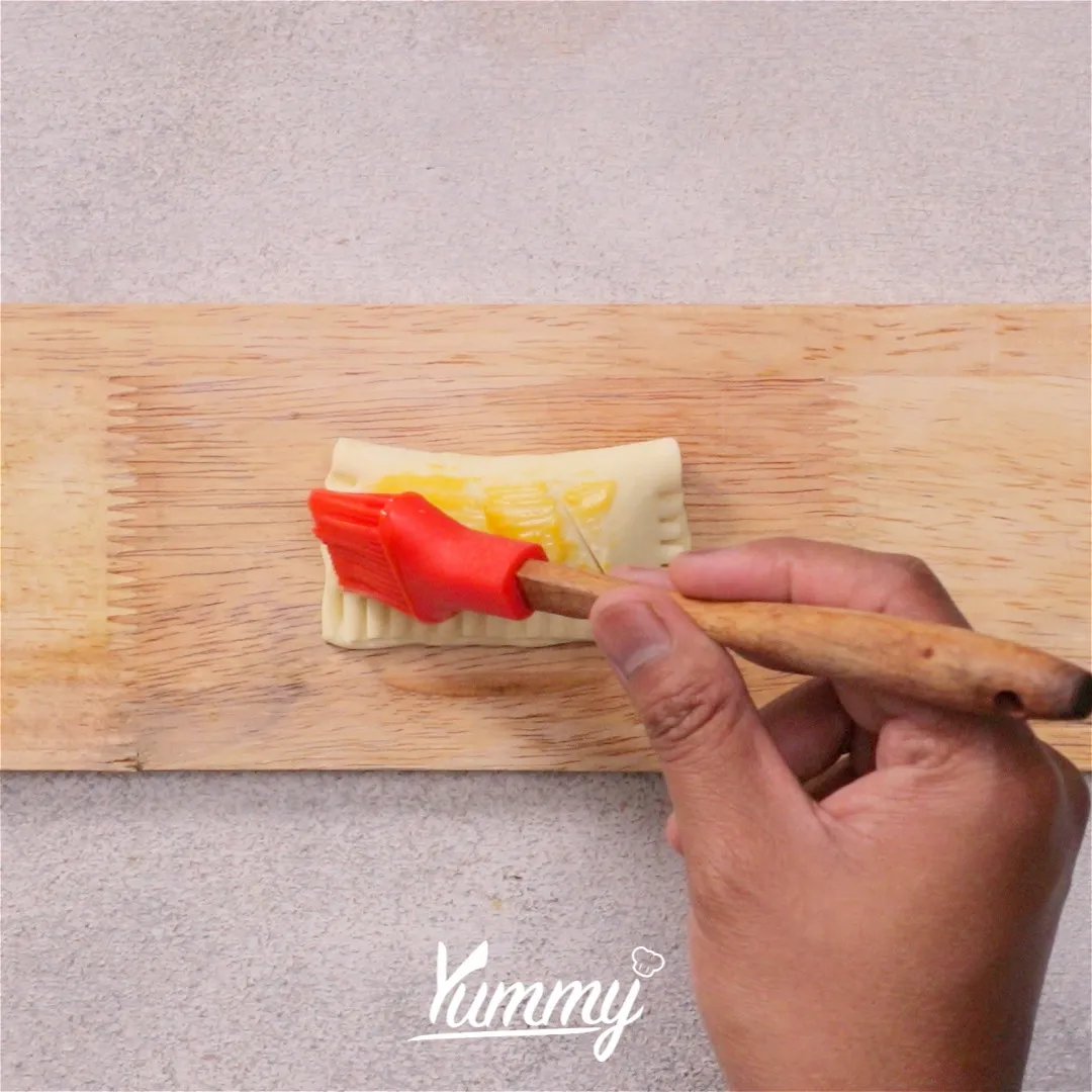 Step 4 Puff Isi Selai Nanas