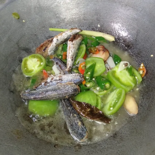 Masukkan ikan keranjang