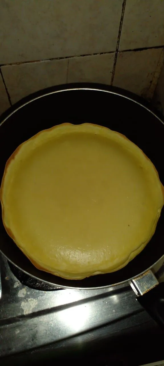 Beri margarin di teflon lalu masukkan adonan tutup dan tunggu hingga matang dan jangan lupa menggunakan api yang sangat kecil